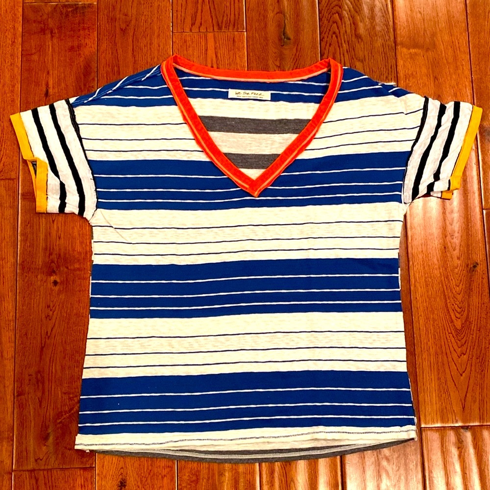 Free People V neck tshirt size S